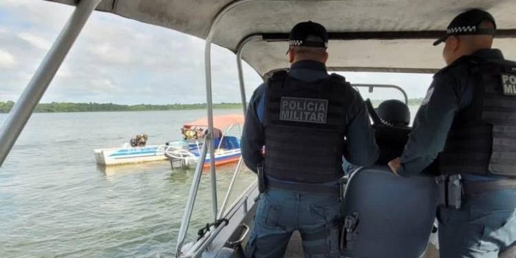 Maraj Corpo De Crian A Desaparecida Ap S Colis O De Barcos