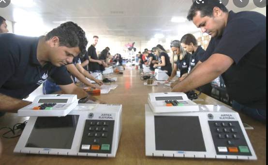 TSE nega ‘sala escura de apuração de votos’ e rebate teses das Forças Armadas